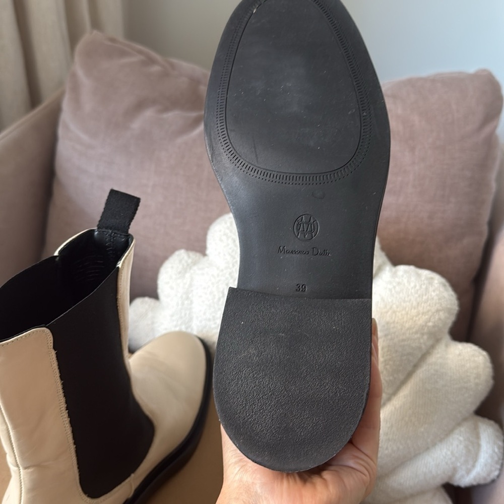 Massimo Dutti Women’s Chelsea Boots Size EU 39 / US 8.5
Cream / Off-white - Picture 8 of 12